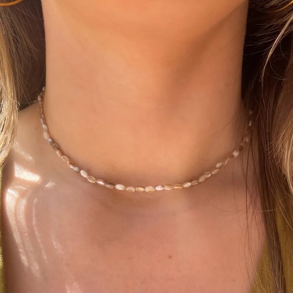 Delicate Shell Bead Necklace - White & Beige - Picture 3 of 6